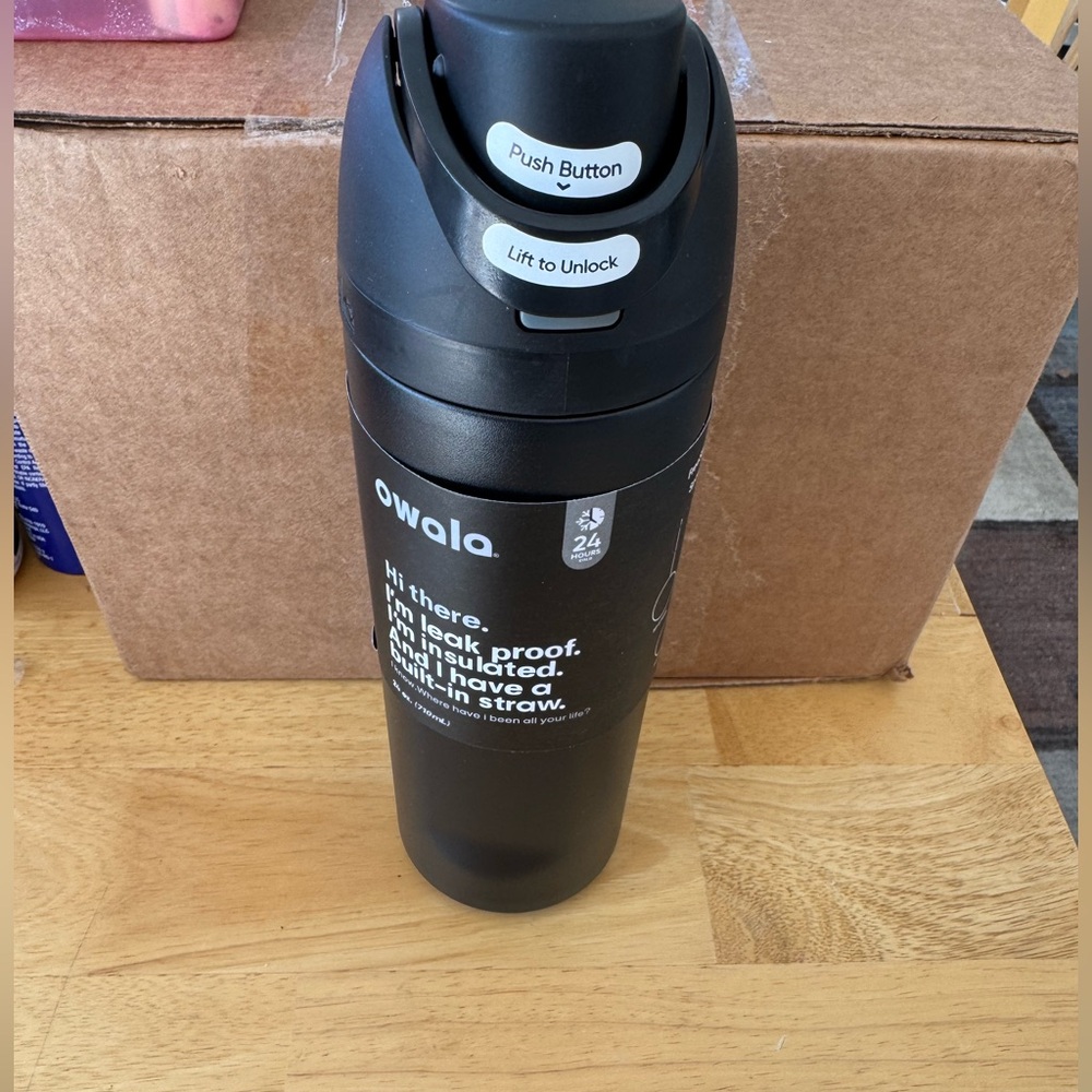Owala 24oz Black Water Bottle